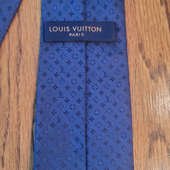 Louis Vuitton Blue Signature Monogram 100% Silk Tie - Picture 3 of 9